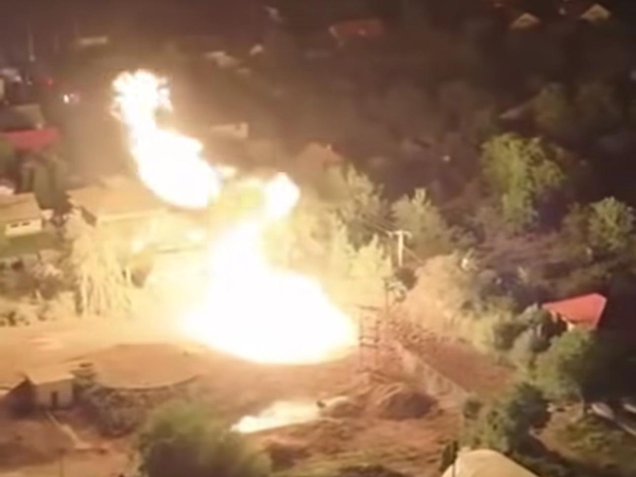 Incendiul de la Amara a fost lichidat. În urma fenomenului, s-a format şi un crater cu o rază de aproximativ 40 - 50 metri. 270 de persoane din 144 de case au fost evacuate
