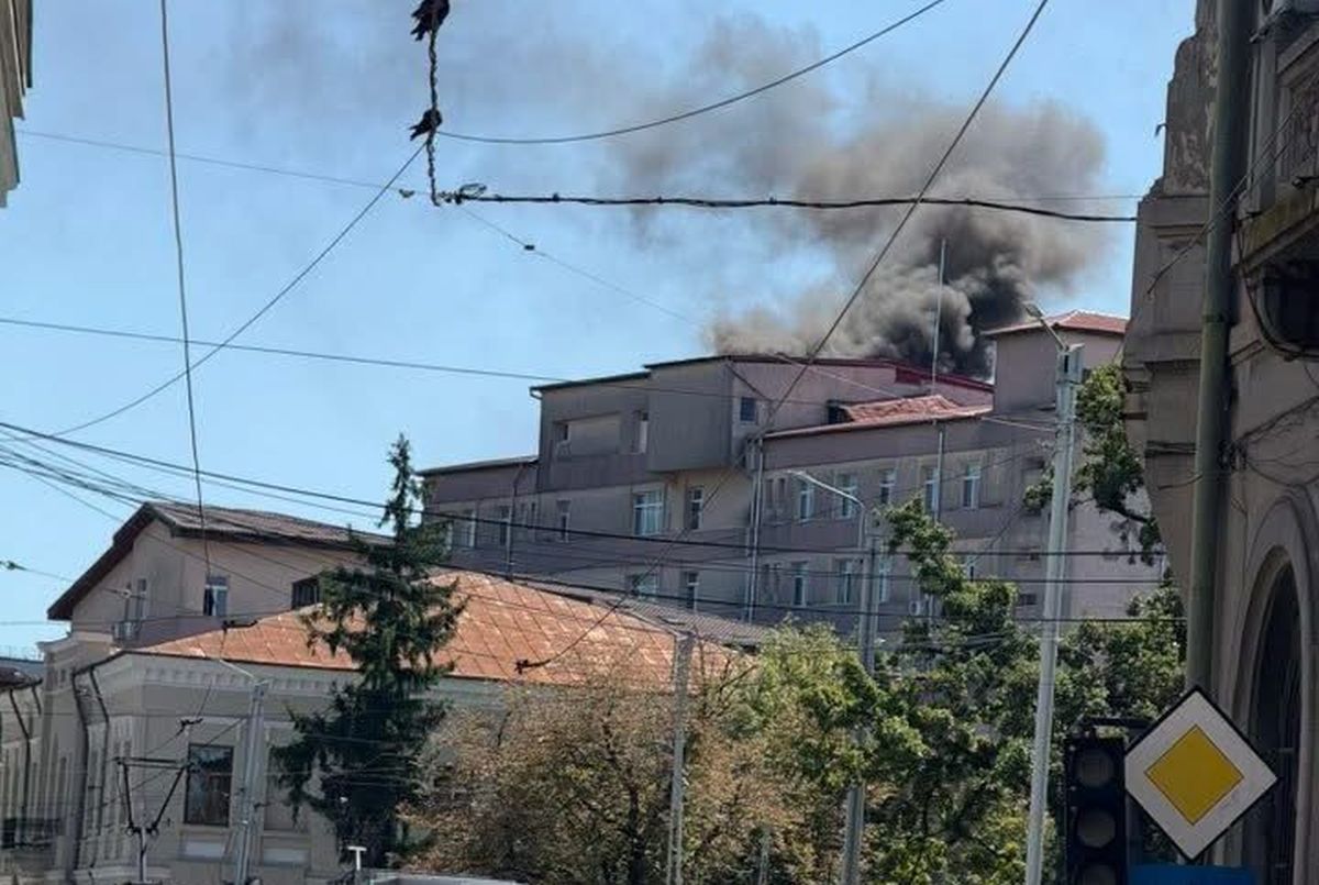 Maternitatea „Cuza Vodă” din Iași putea fi mistuită de flăcări din cauza unor baterii vechi. ISU: „Efect termic generat de un acumulator defect”