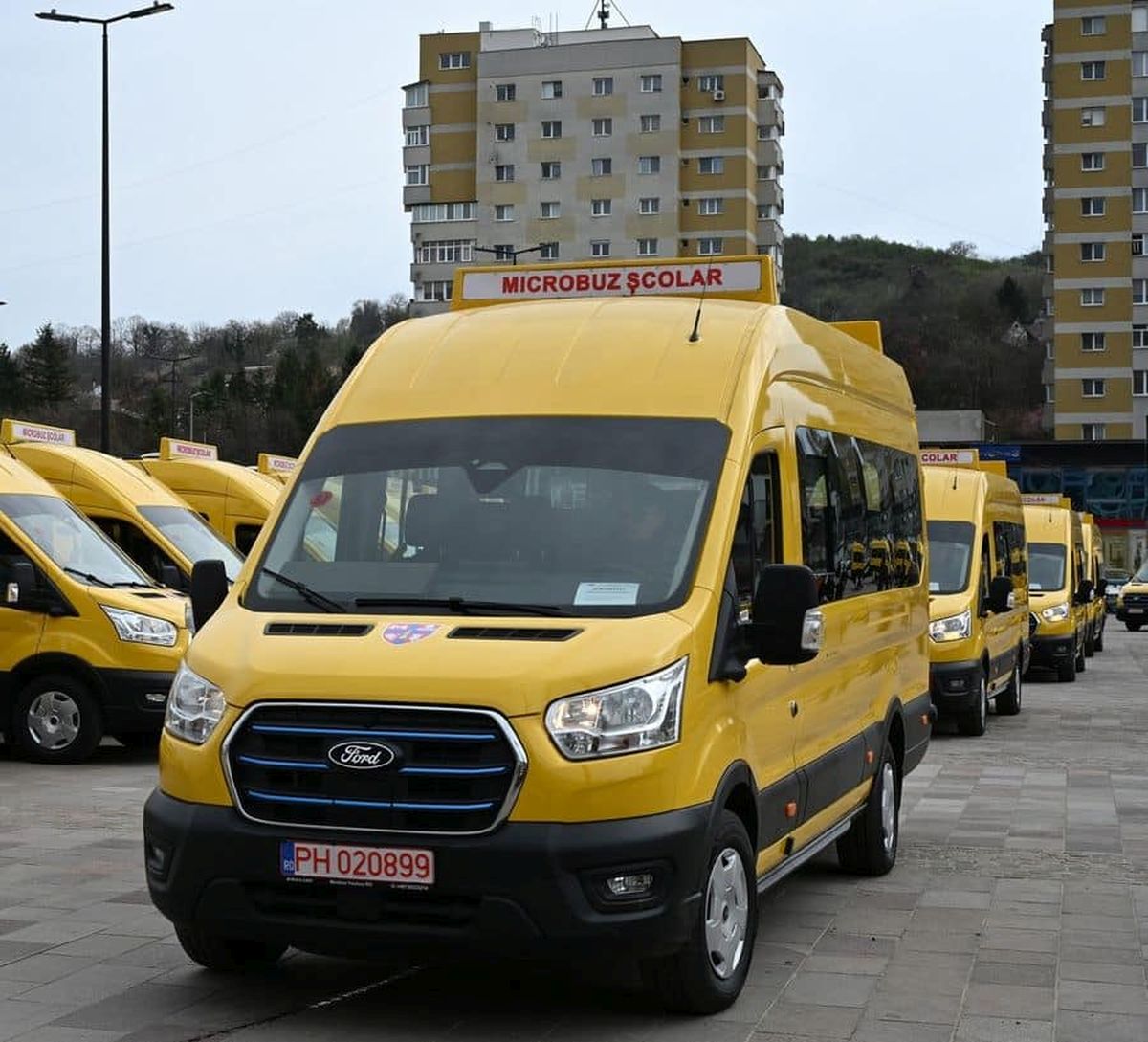 Scandalul microbuzelor electrice. Singurul județ din România care a plătit prețul corect pe microbuze: Sălaj – 118.000 de euro bucata. Iașul a plătit 203.000 euro, iar județul Olt, 262.000 euro