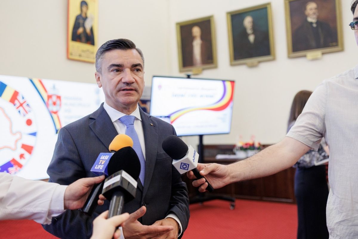 O firmă a depus peste 50 de plângeri împotriva lui Mihai Chirica la Inspectoratul de Stat în Construcții. Primarul Iașului riscă amenzi de zeci de mii de euro