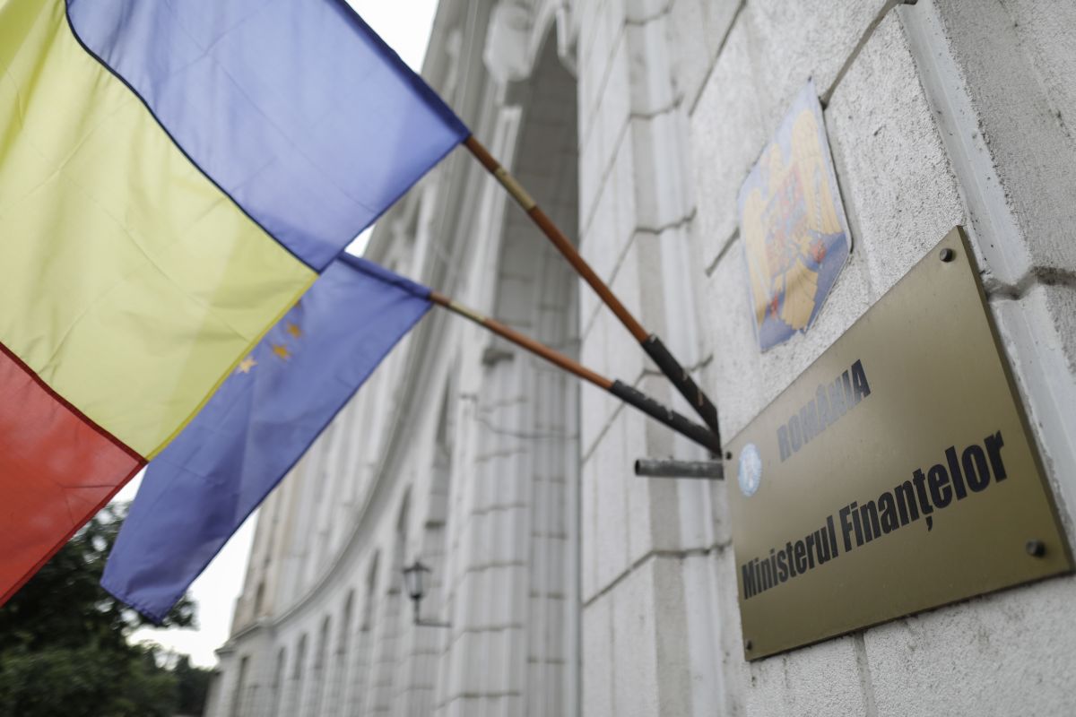 Ministerul Finanțelor propune o taxă fixă pe coletele sub 150 de euro din afara UE