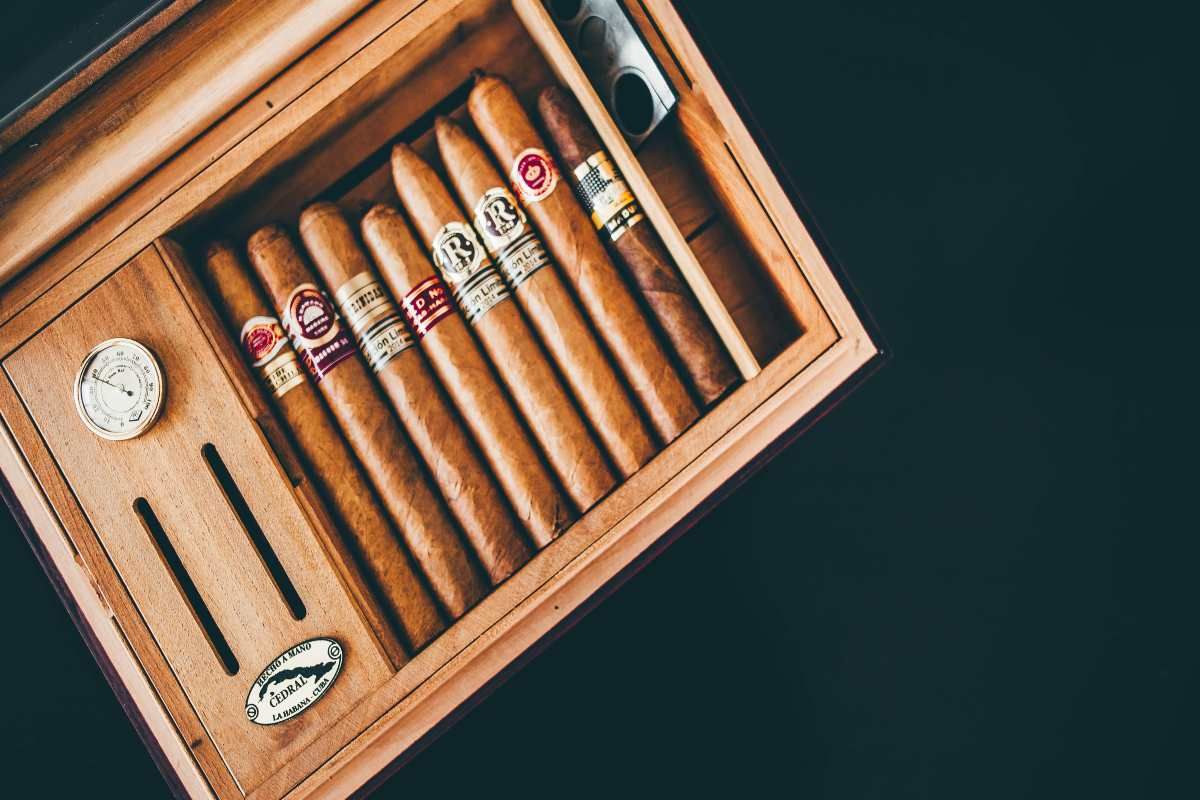 Curiozităţi uimitoare: Influențele culturale în producția de trabucuri, ţigări de foi și băuturi cubaneze