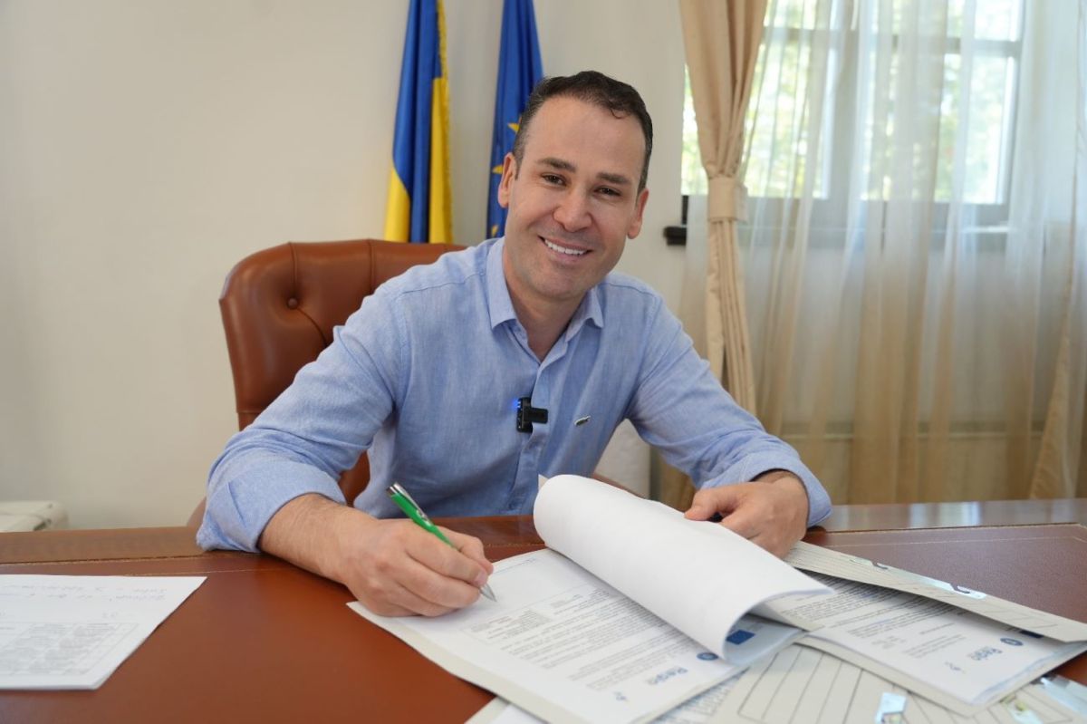Recorder: Primarul Robert Negoiță a construit din bani publici un drum pentru fratele său dezvoltator imobiliar