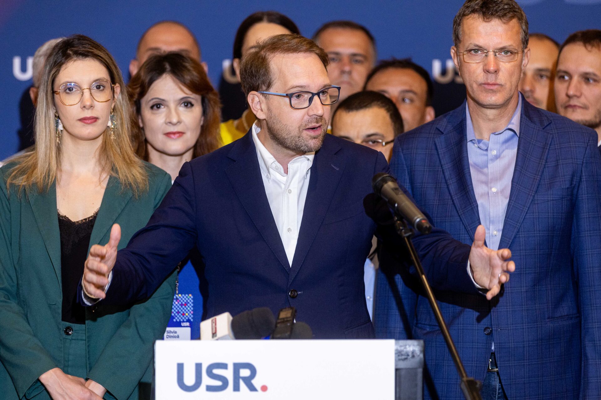 Dominic Fritz, într-o reuniune la Timișoara care marchează 9 ani de la înființarea partidului: „Ne-am asumat această responsabilitate când am intrat la guvernare, ne-am asumat când l-am susţinut pe Nicuşor Dan. / Vrem să ne asigurăm că în politica românească există o alternativă reală”