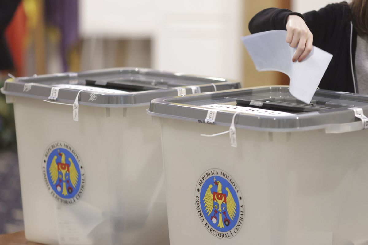 Alegeri în R. Moldova | Rezultate parțiale după 75% din secții numărate. PAS – 44,4%, Blocul Patriotic – 27,6%
