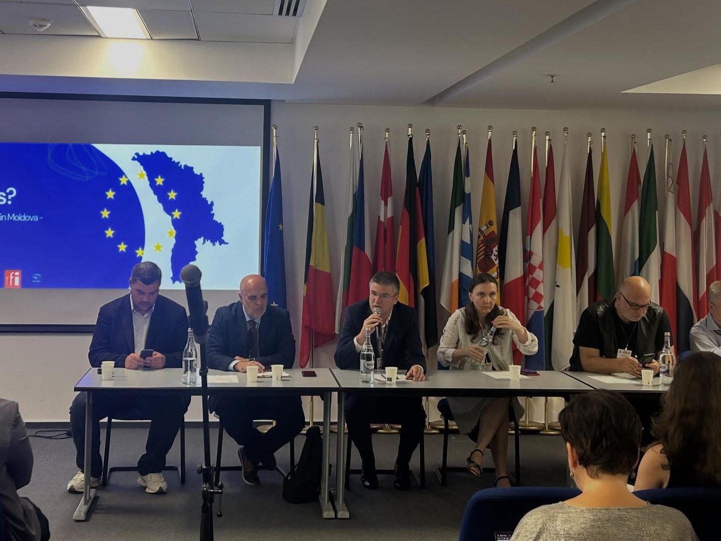 R. Moldova pe ultima sută de metri înainte de parlamentare: va profita țara de șansa integrării europene?  