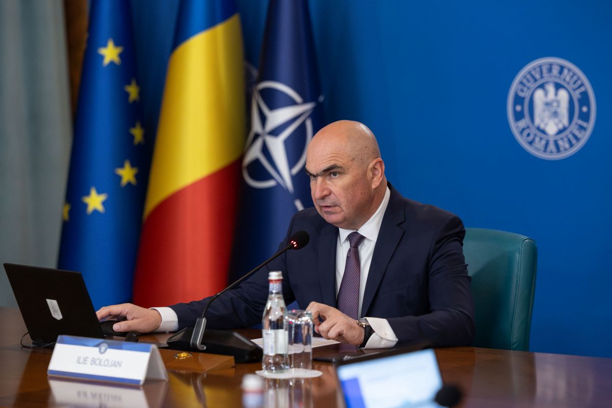 Premierul Bolojan estimează că statul ar economisi până la 1,4 miliarde de lei pe an prin disponibilizarea a 13.000 de angajați din administrația publică locală