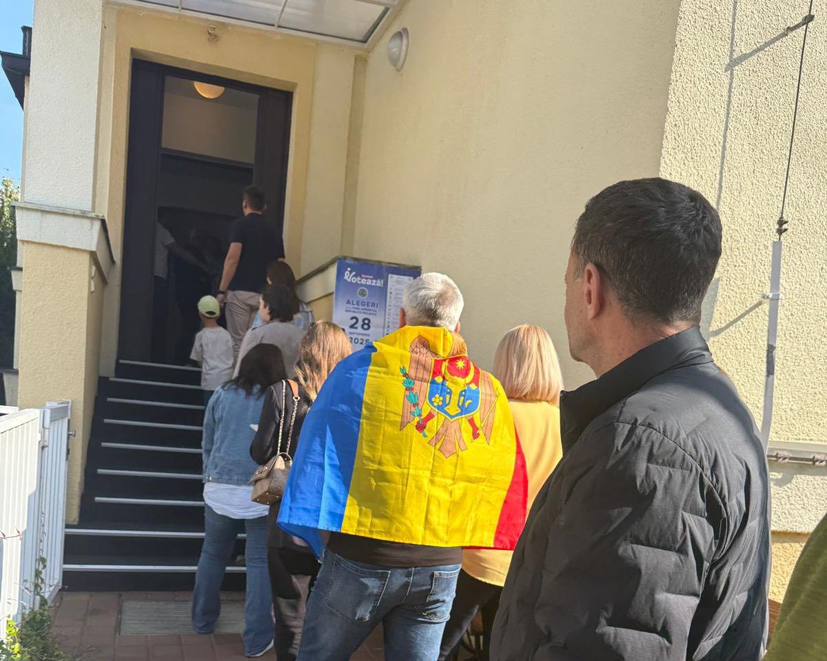 Alegeri în R. Moldova | Alertă cu bombă la mai multe secții de votare din străinătate