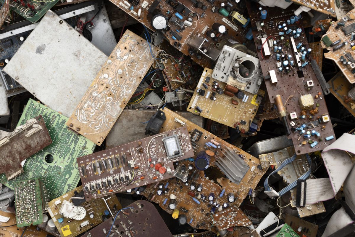 5 mituri despre reciclarea echipamentelor electrice – și adevărul din spatele lor