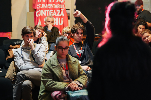 Jurnal #4. O zi despre fragilitatea umană la Astra Film Festival. De la traumele din zona frontului la manipularea mediatică