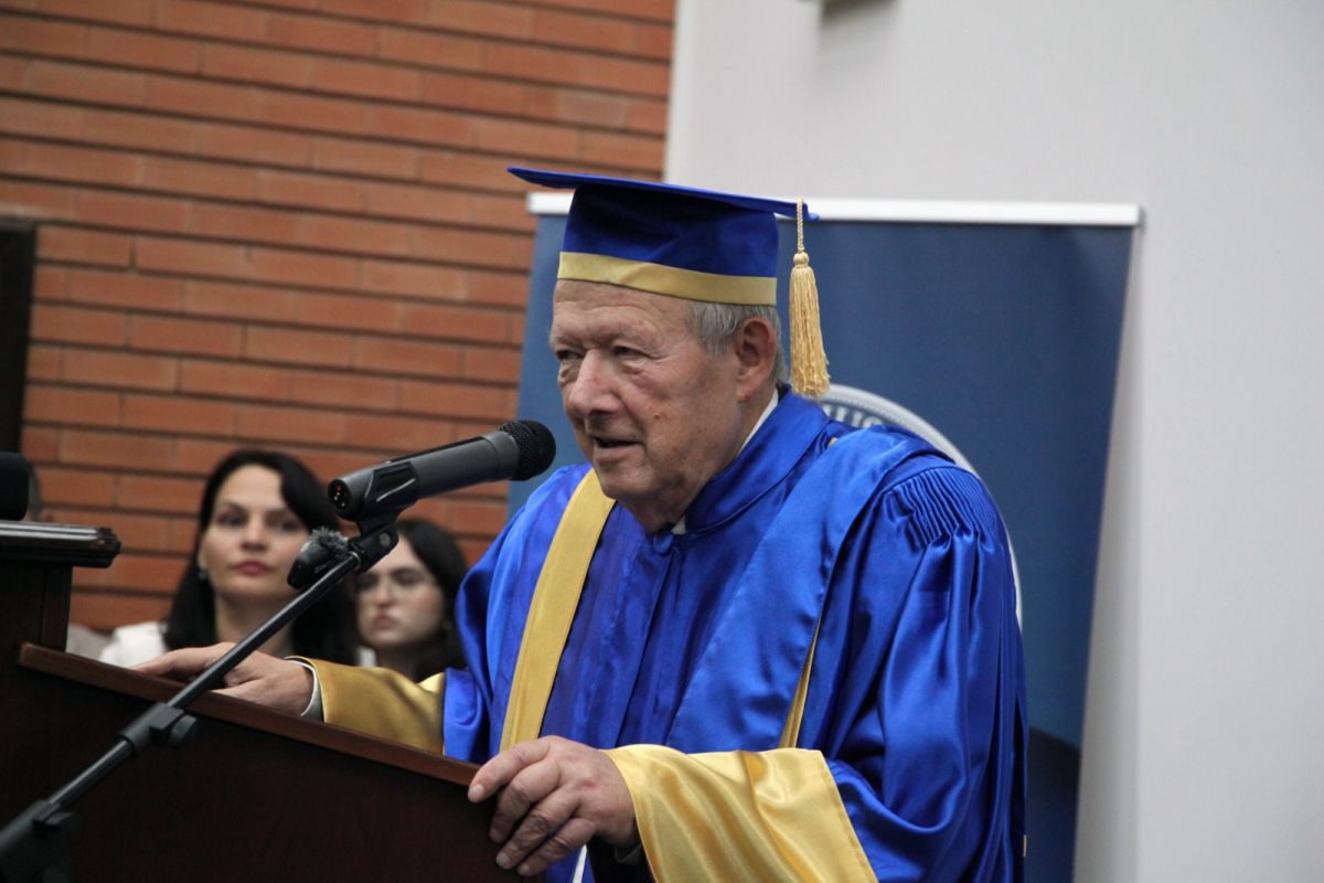 Adam Michnik: „Putin şi Trump au în comun faptul că amândoi sunt convinşi că au fost aleşi de Dumnezeu şi, ca toţi aleşii zeilor, se înşală./ Libertatea îmi permite să trăiesc în acord cu propria mea persoană” - INTERVIU