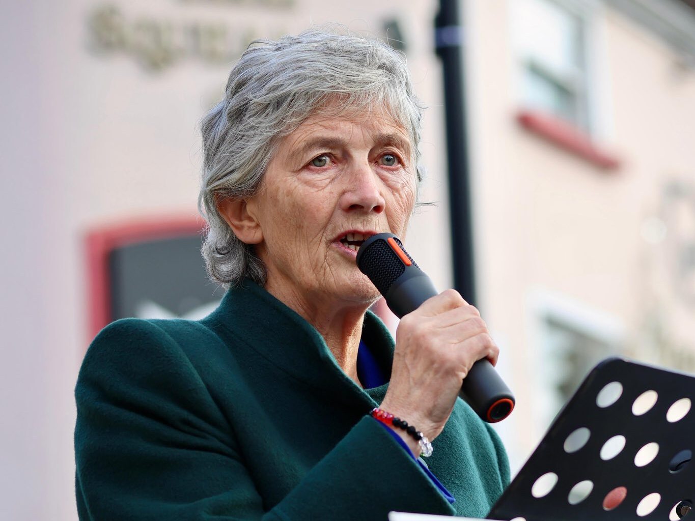 Catherine Connolly Catherine Connolly, candidata independentă susținută de stânga, a câștigat alegerile prezidențiale din Irlanda