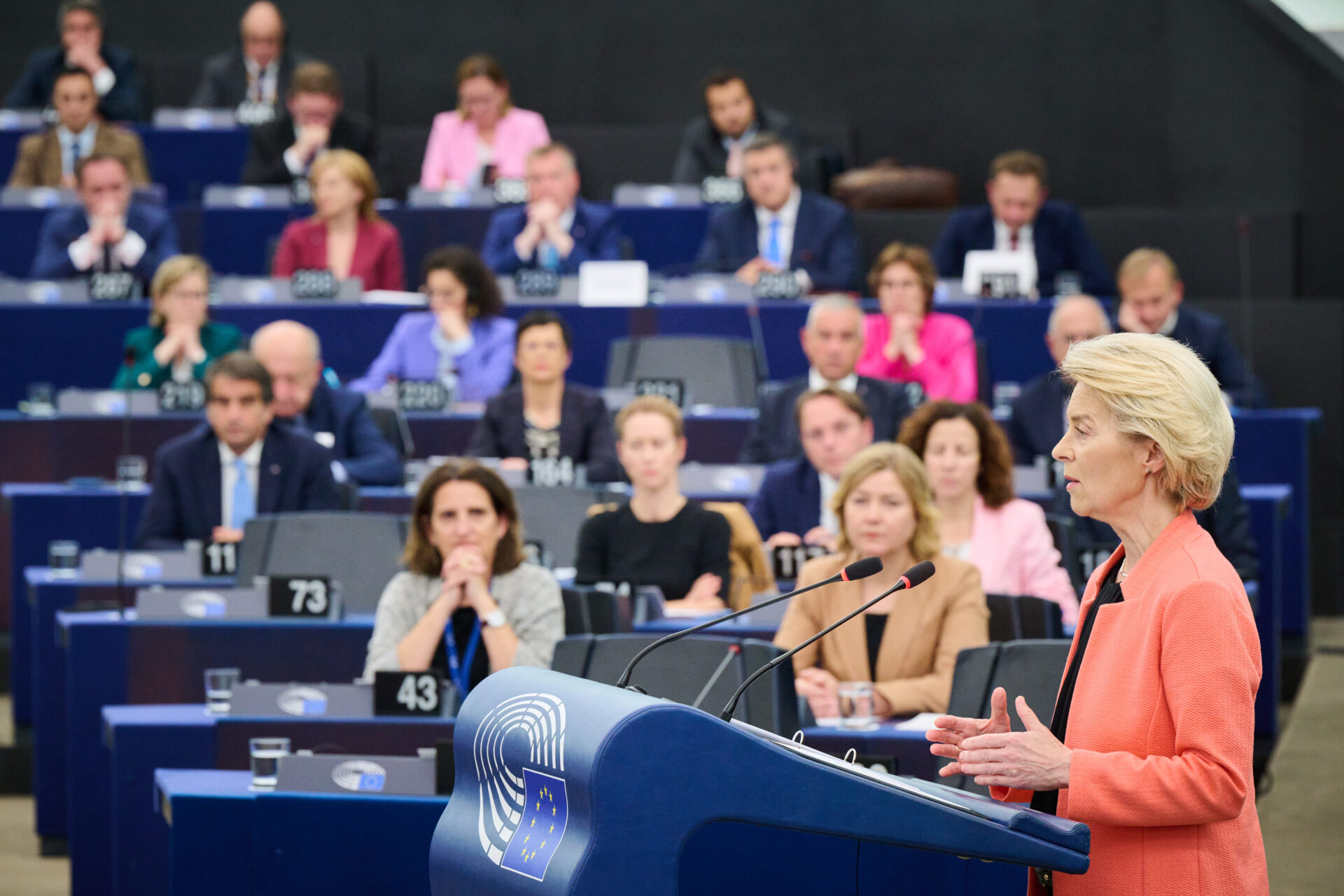 Comisia von der Leyen, ținta a două moțiuni de cenzură de la extremele politice