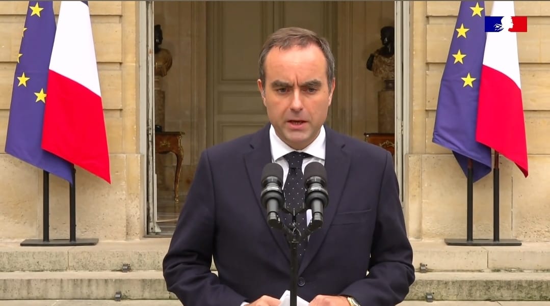 Reacții la colapsul guvernamental din Franța