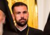 Bogdan Noghiu nu va mai fi preot în Sânnicolau Mic. Presiunea publică a dus la îndepărtarea sa din parohie