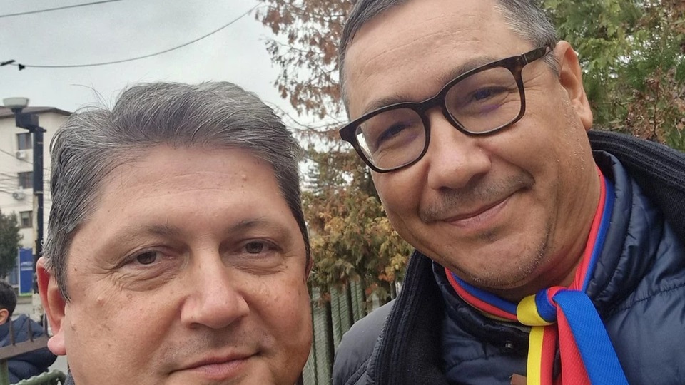 Aktual24| SURSE De ce s-ar fi retras Corlațean din PSD: ”Aseară a dat mesaj pe grupul de primari și a zis că ‘cine e cu mine să zică acum’ și nu a răspuns nimeni”