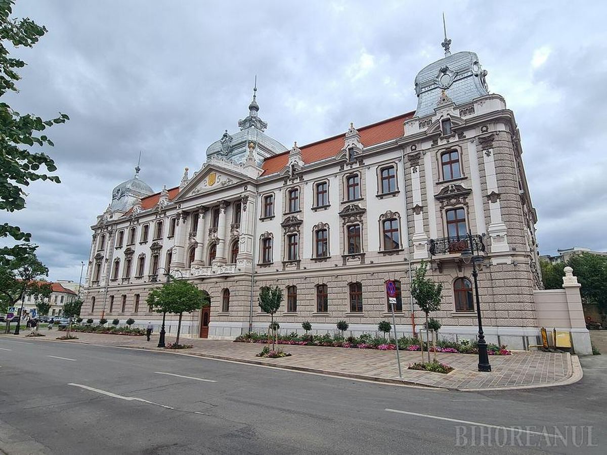fosta policlinica mare oradea De ce s-a scumpit cu 20% în 3 ani transformarea fostei Policlinici Mari din Oradea în sediu al CJ Bihor