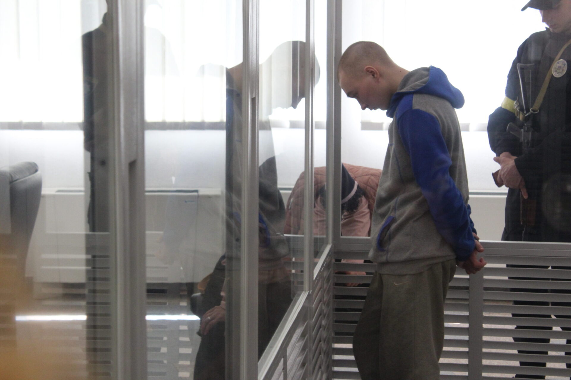 Vadim Shishimarin, primul militar rus condamnat pentru comiterea de crime de război în Ucraina în timpul războiului pe scară largă, mai 2022. Foto: Inițiativa Media pentru Drepturile Omului (MIHR)