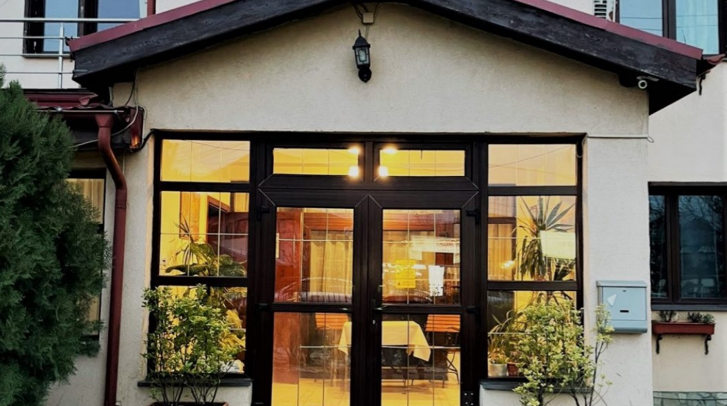 Nou cămin al Groazei în Mogoșoaia: paturi pline de ploșnițe și păduchi, trei bătrâni spitalizați