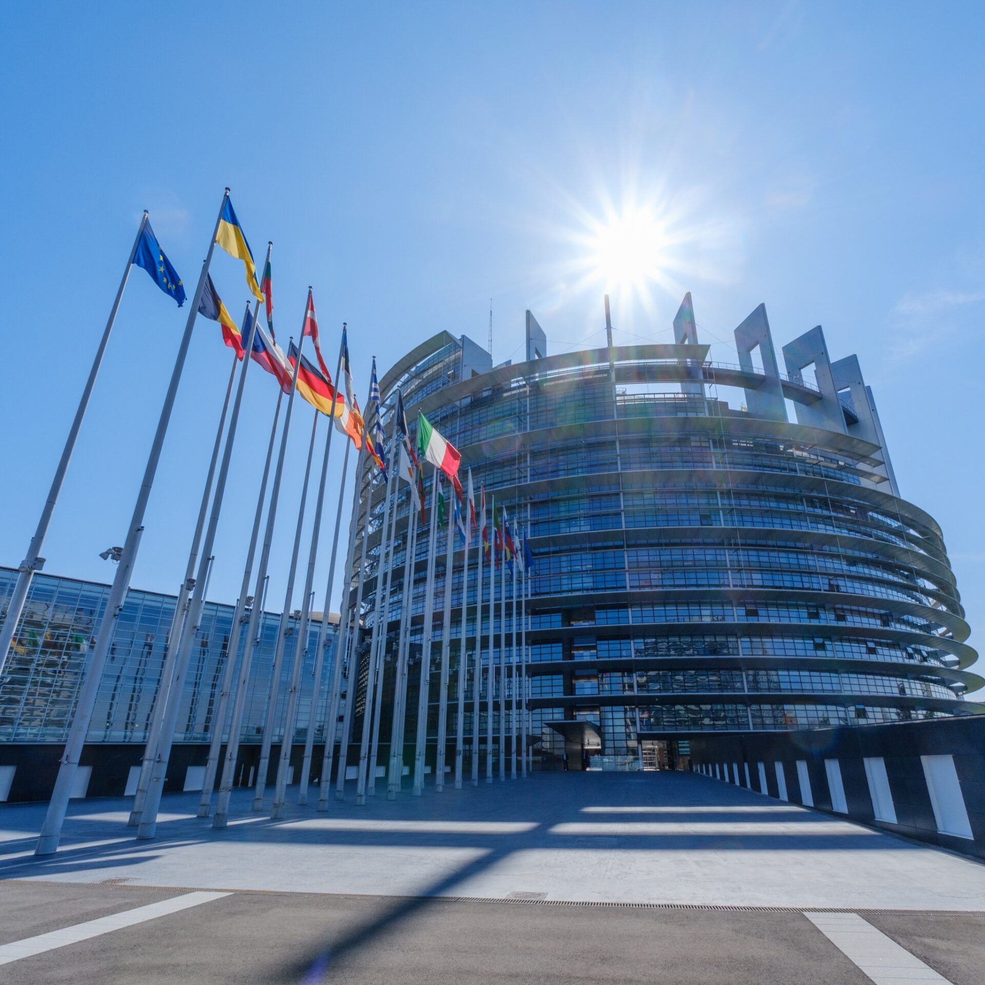 UE își consolidează poziția în dezbaterile privind pacea în Ucraina. Parlamentul European deschide o sesiune plenară dominată de politica externă