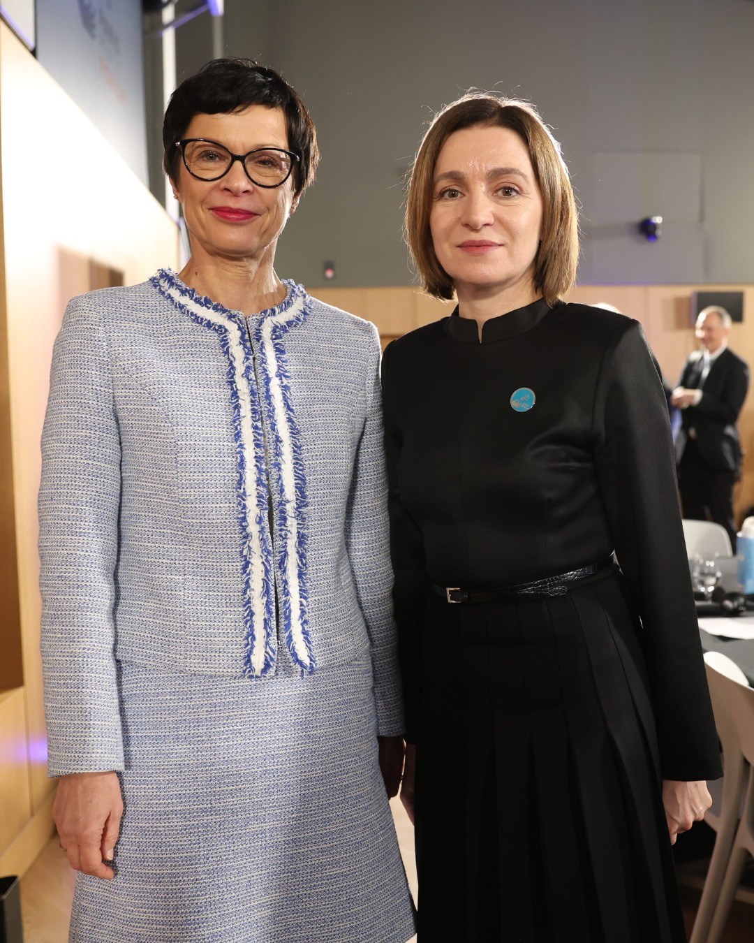 Comisarul european pentru extindere a felicitat noul guvern de la Chișinău