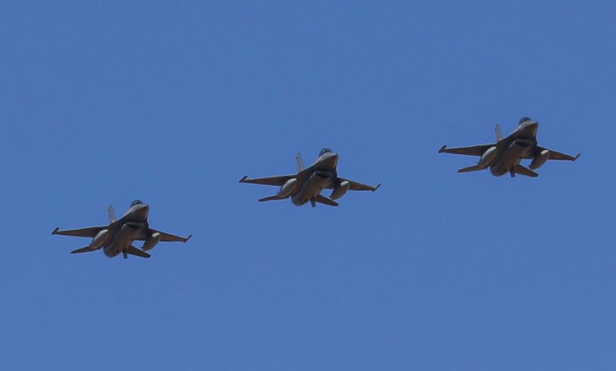 MApN a semnat contractul de achiziție a 18 aeronave F-16 Fighting Falcon de la Guvernul olandez la prețul simbolic de un euro