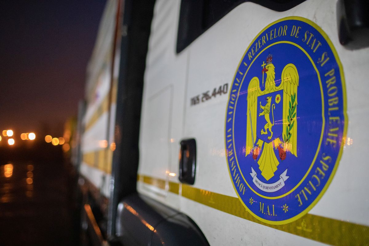 Prefectura Prahova anunţă că va începe distribuirea apei îmbuteliate către populaţie