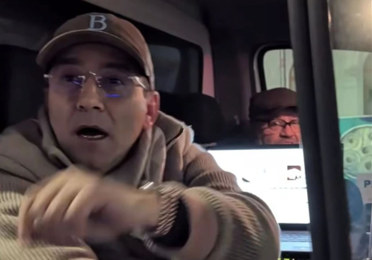 Aktual24 | Fiul unui fost general SIE plimbă camioane cu mesaje anti-Drulă și anti-Ciucu prin Capitală