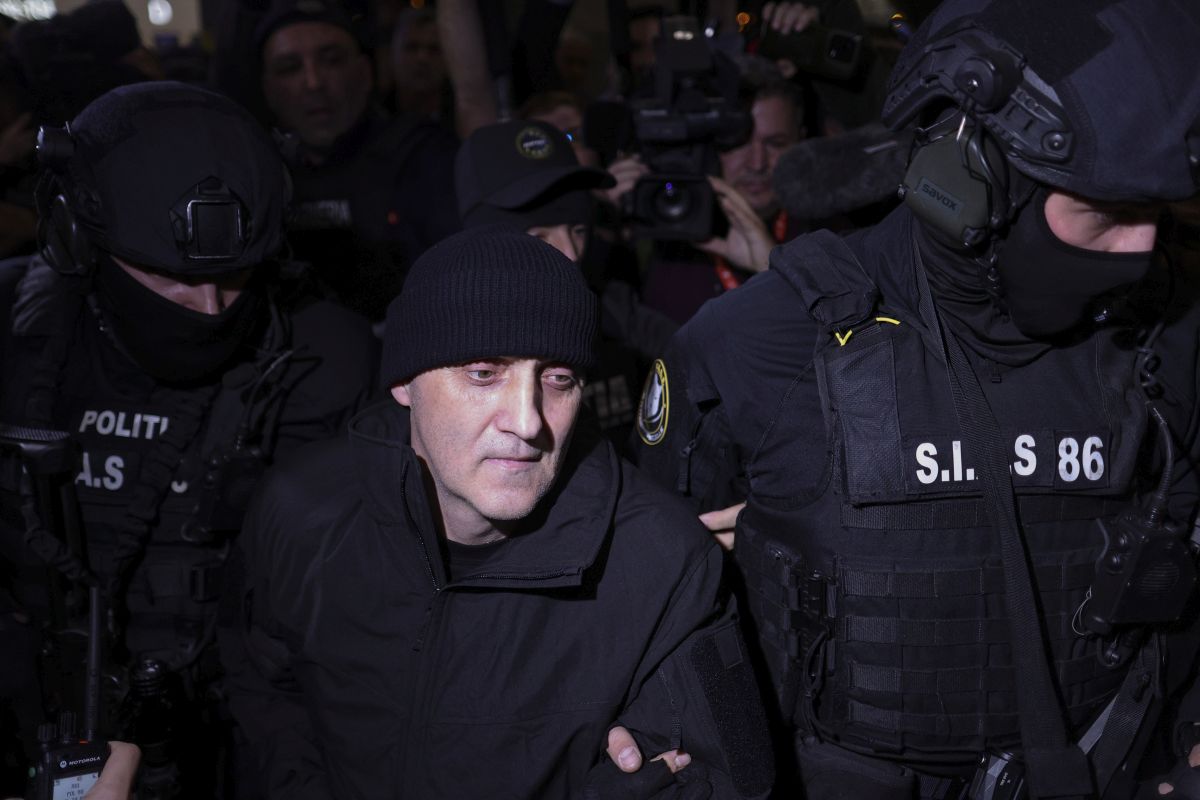 Horațiu Potra, adus în țară sub escorta poliției. Au fost extrădați și fiul și nepotul mercenarului