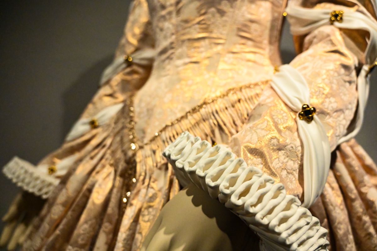 Reconstituiri ale ţinutelor purtate de Mihai Viteazul, Gabriel Bethlen, Isabella Jagiello şi Ecaterina de Brandenburg, la Alba Iulia