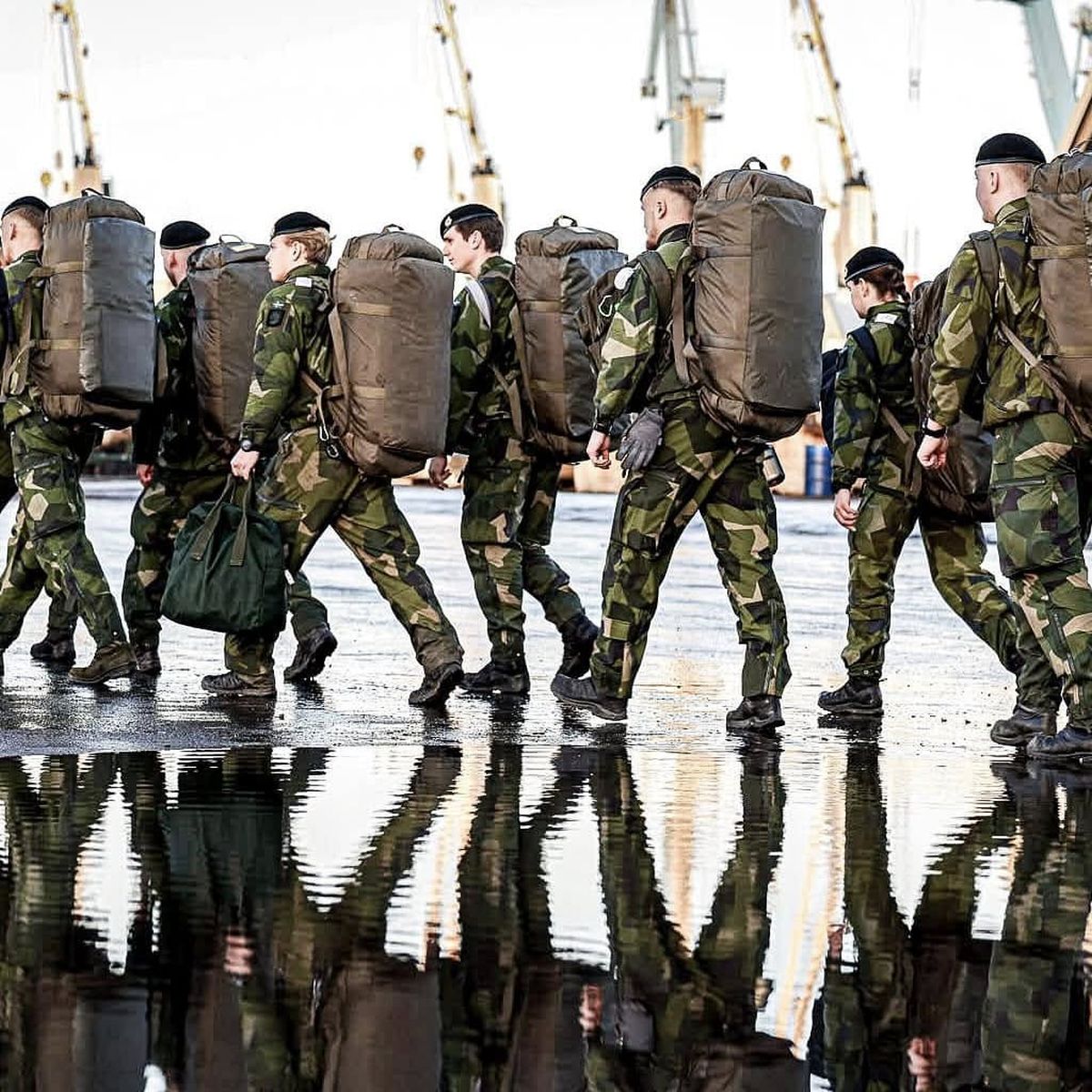 Renumitul „Schengen militar” poate deveni realitate, la fel acronimul EMERS