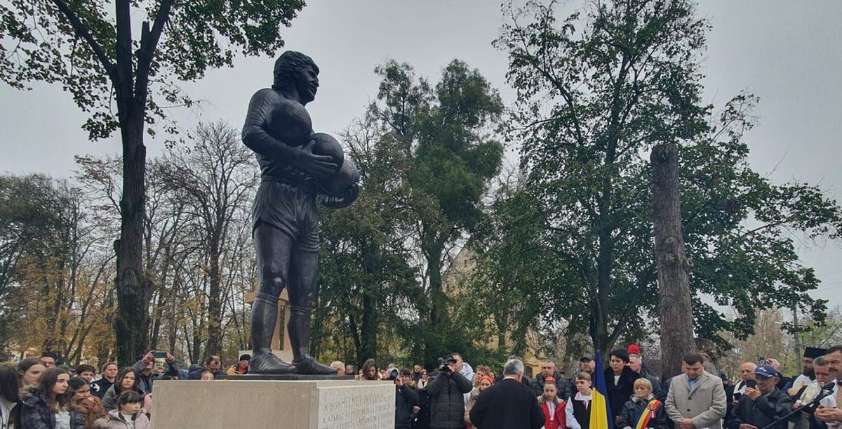 O statuie în memoria lui Helmut Duckadam a fost ridicată în satul natal al „Eroului de la Sevilla”