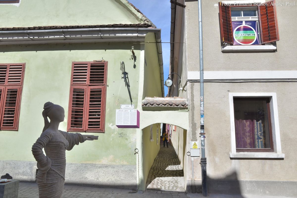 Strada Sforii din Brașov, închisă pentru lucrări în regim de urgenţă. Când va fi redeschisă pentru turiști