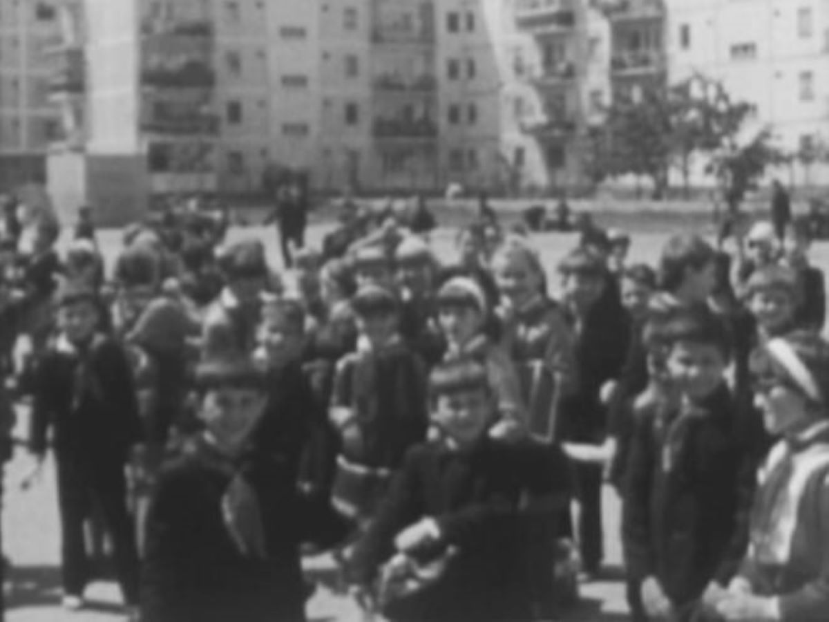 Adolescența în perioada comunistă