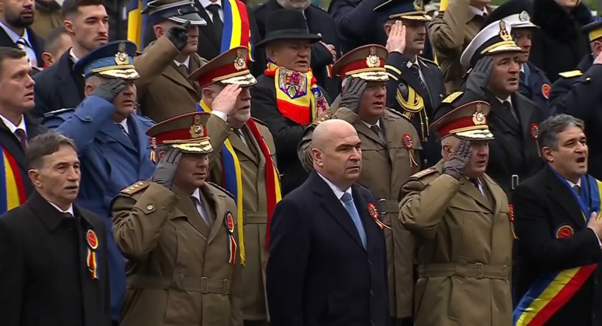 VIDEO Imn pe ritm de scandări. Extremiștii au huiduit în timpul interpretării imnului național la Alba Iulia