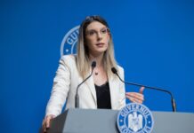 Tensiuni la „Ora Guvernului”: AUR o huiduie pe Ministra Mediului și îi cere demisia Tensiuni la „Ora Guvernului”: AUR o huiduie pe Ministra Mediului și îi cere demisia