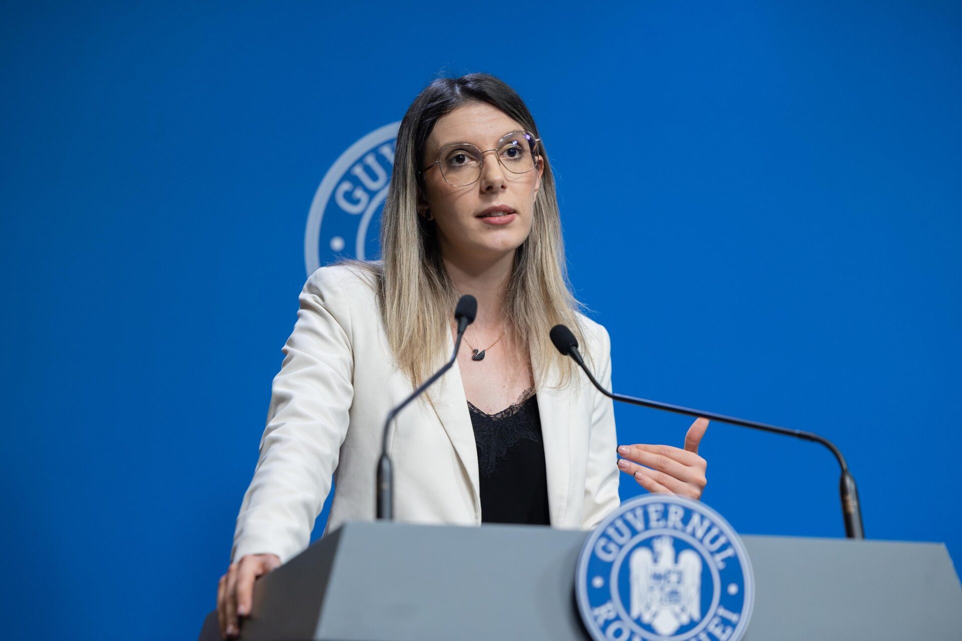 Tensiuni la „Ora Guvernului”: AUR o huiduie pe Ministra Mediului și îi cere demisia