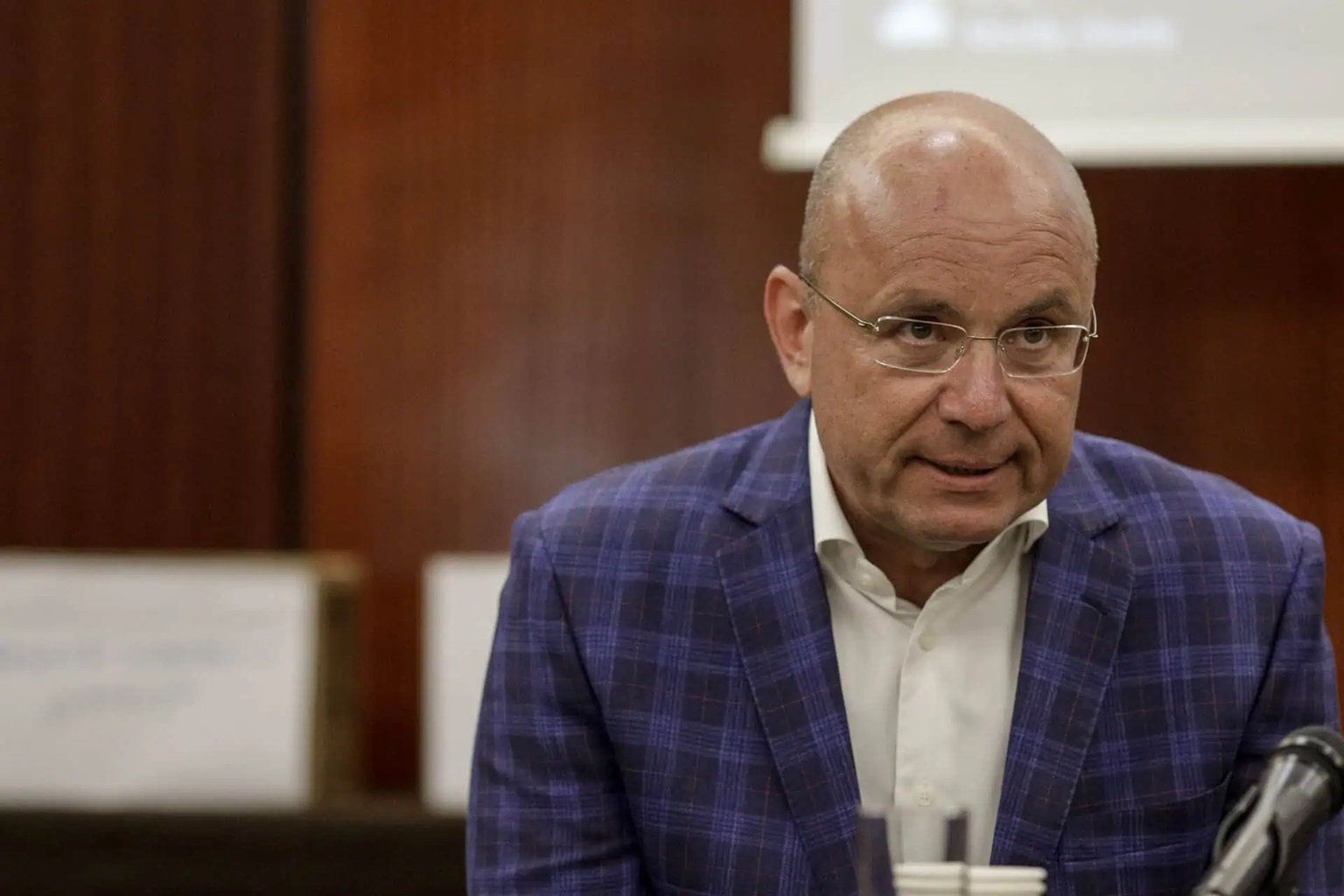 Aktual24 | Georgescu, acuzat de ”trădare” de propaganda AUR. Cozmin Gușă: ”Georgescu este un mediocru cu mesaje misticoide. Anca Alexandrescu l-a dus în spate timp de 12 luni”