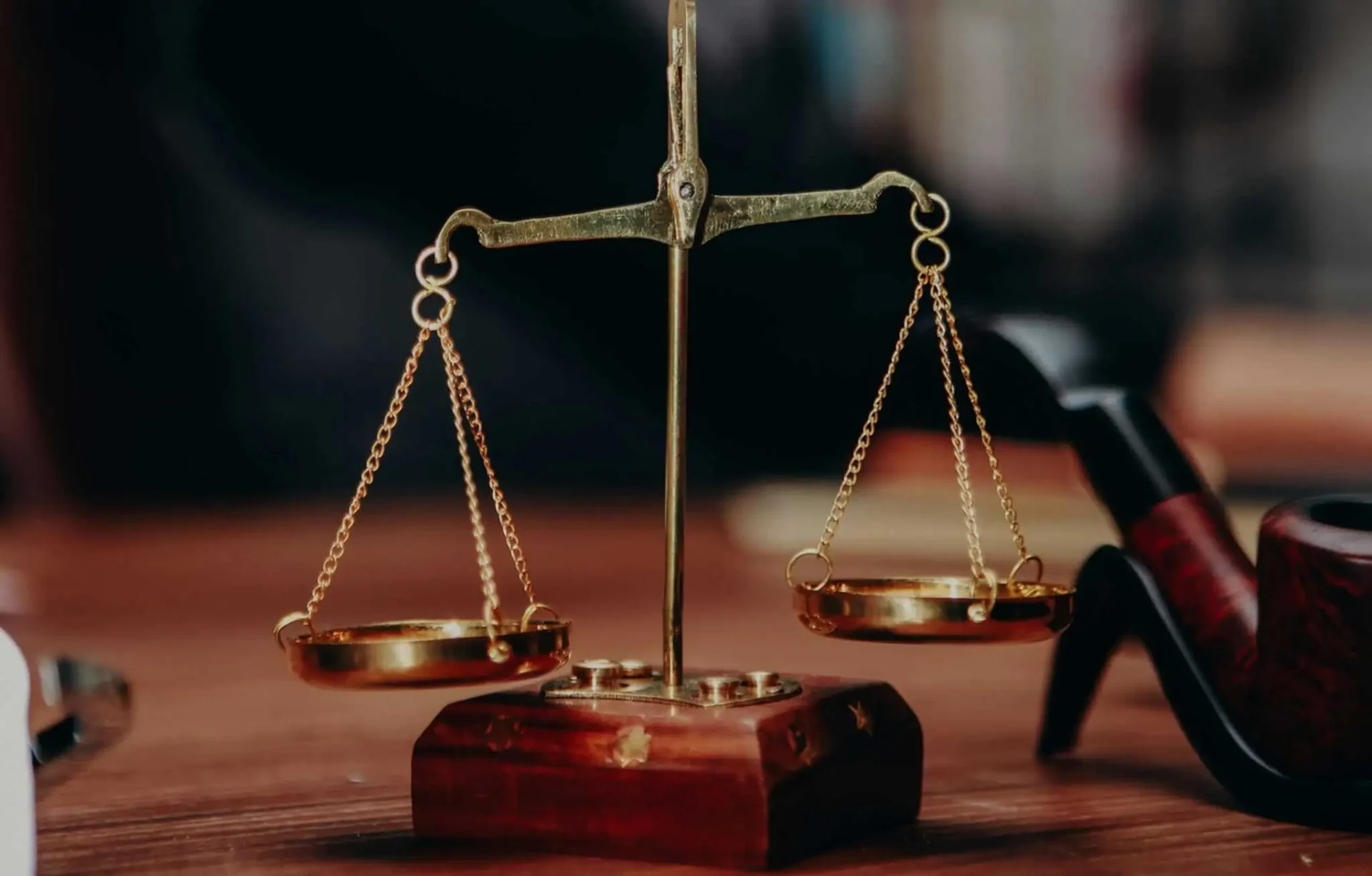 Avertisment de la Strasbourg: „Când societatea simte că regulile nu se aplică celor puternici, democrația devine vulnerabilă”. Șeful GRECO cere toleranță zero față de corupție