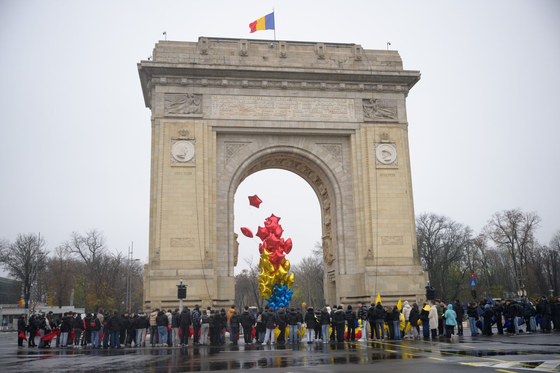 Sondaj INSCOP: Peste 88% dintre români spun că își iubesc țara