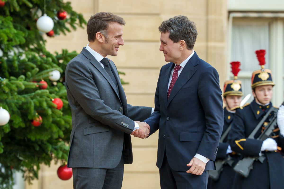 Nicușor Dan s-a întors de la Paris cu mâna goală?