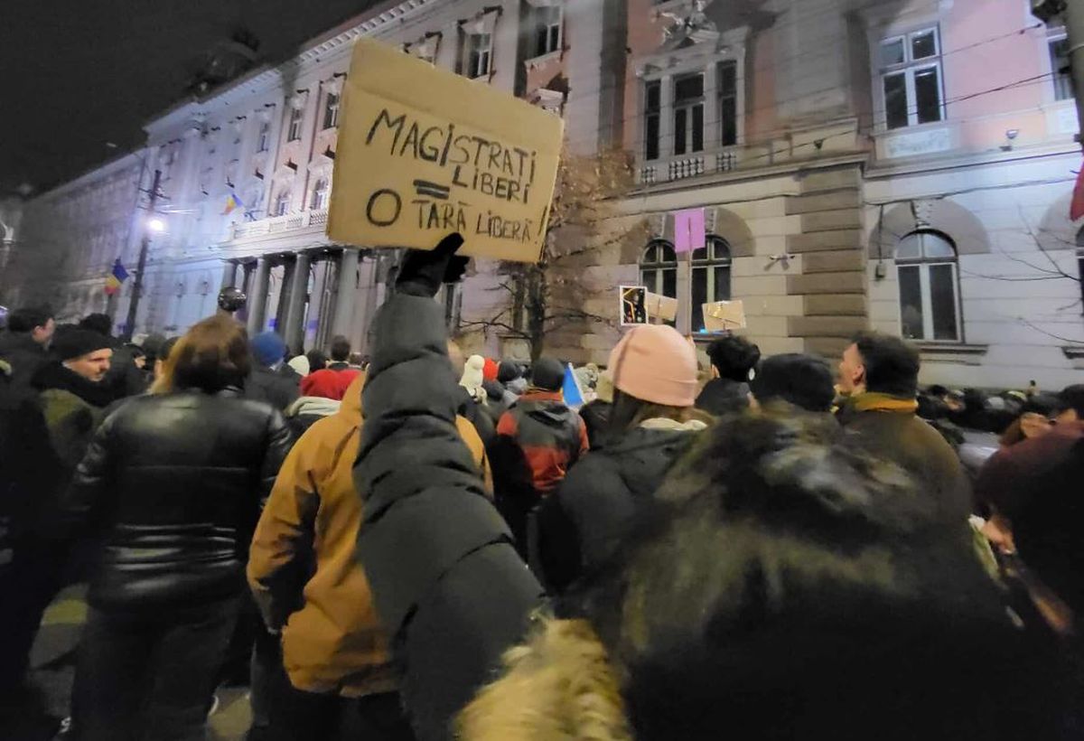 Protestele pentru independența justiției continuă la Cluj-Napoca
