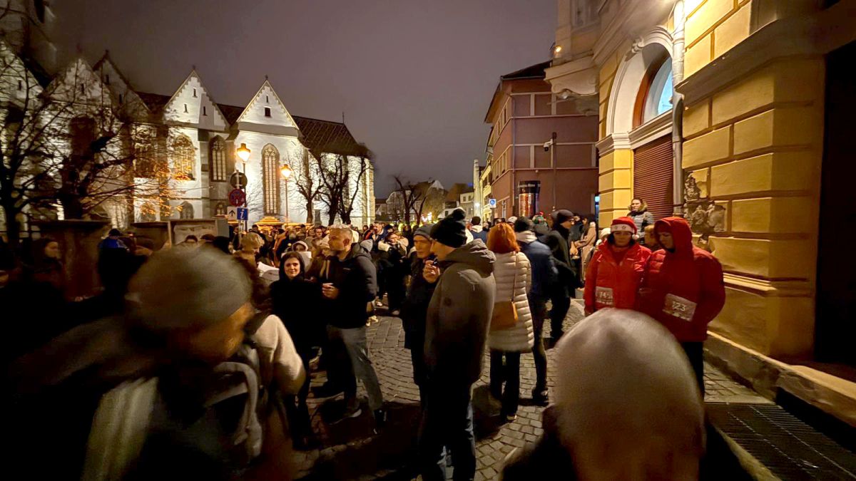 Sibiu: Peste 200 de oameni la protestul tăcut pentru susţinerea justiţiei independente