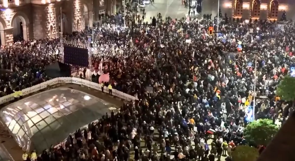 Bulgaria, înainte de intrarea în zona euro: proteste uriașe și acuzații de corupție zguduie guvernul