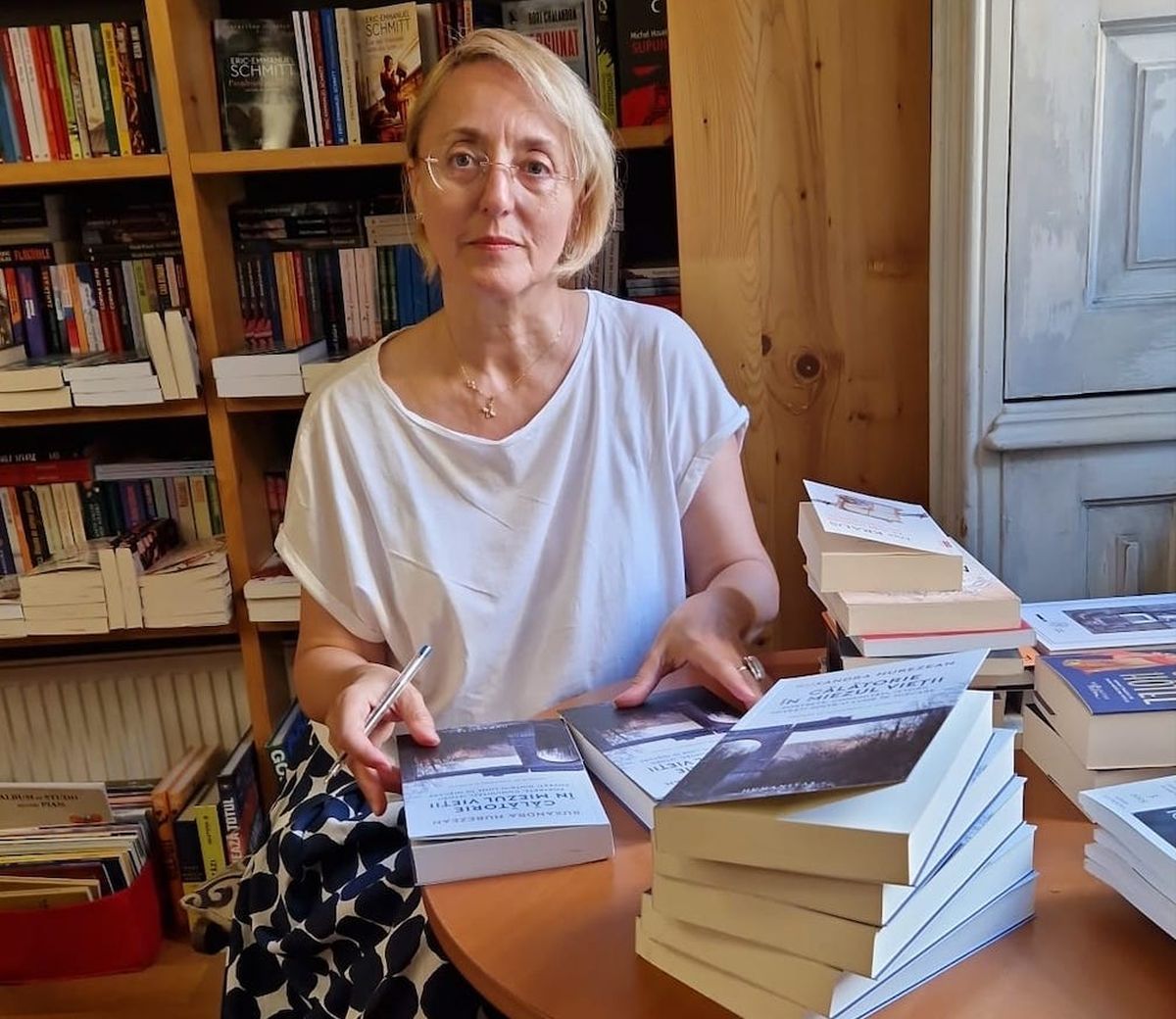 „Călătorie în miezul vieții: convorbire cu Ruxandra Hurezean despre adevărul reportajului, memorie și responsabilitatea presei”