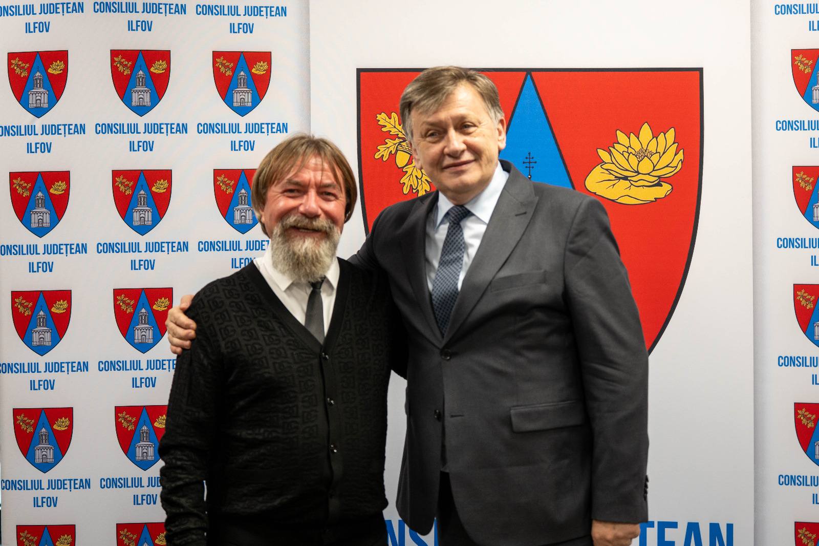 Primarul din Otopeni, Silviu Constantin Gheorghe, alături de fostul candidat la președinție, Crin Antonescu