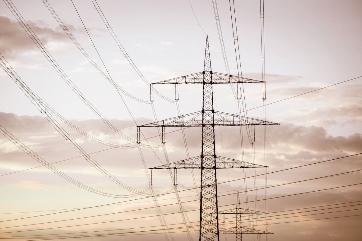 România a ajutat Republica Moldova să evite un black-out, dar riscul deconectărilor în această iarnă se menține