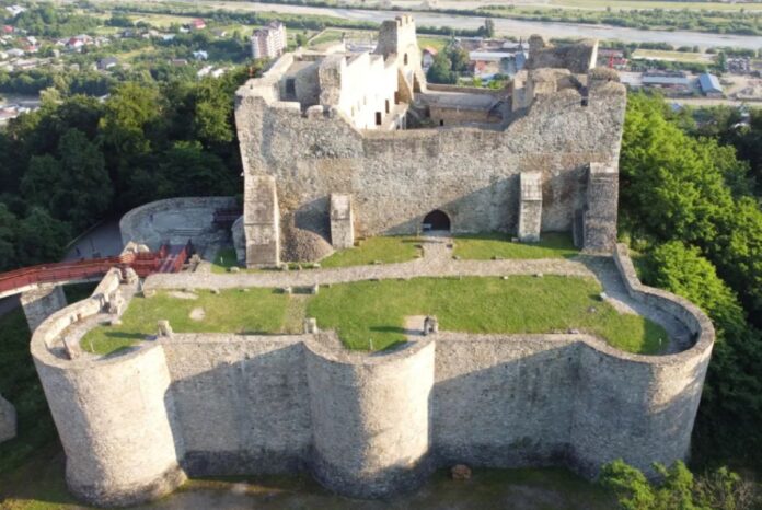 Povestea atelierului de la Cetatea Neamţ în care în urmă cu 400 de ani se falsificau monede poloneze şi suedeze