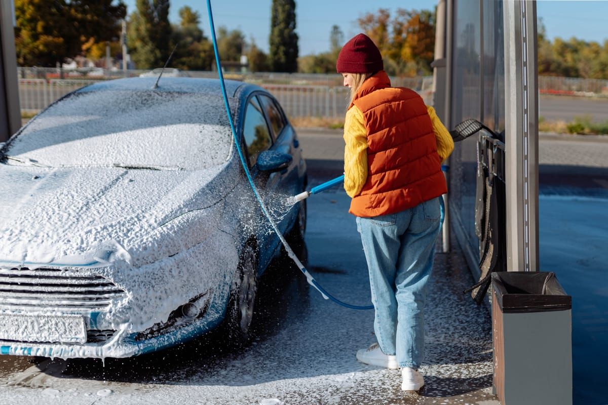 Cum alegi echipamentele pentru spălătorie auto self service în funcție de buget
