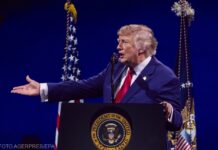 SUA versus UE: cine decide limitele libertății de exprimare online? Trump vrea o declarație globală împotriva regulilor europene pentru platforme „Nu vrem comuniști la noi în țară”: președintele Donald Trump marchează 250 de ani de la Declarația de independență